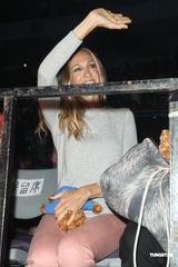 组图：杰西卡-帕克台北时尚代言 范晓萱等助阵