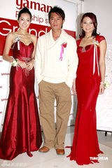 幻灯图：古天乐做足报税工作 多拍戏不关心收入