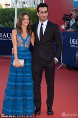 组图：《雪国列车》首映 蒂尔达斜肩礼服亮相