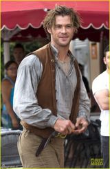 组图：雷神克里斯·海姆斯沃斯不修边幅显邋遢