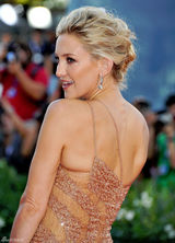 组图：凯特-哈德森性感亮相威尼斯电影节