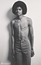 幻灯图集：杰克逊珍贵生活照曝光 旧照显现欢乐时光