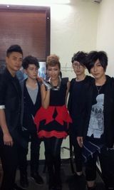 组图：Sherman钟舒漫马来西亚办音乐会 黄宗泽捧场