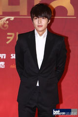 组图：《2012SBS演技大赏》孙贤株夺魁