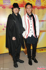 组图：黄子华盼与周润发拍剧 张智霖否认不和