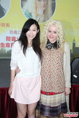 组图：邓萃雯出席活动 坦承拍剧压力大