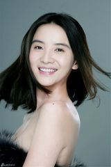 组图：小宋佳最新裸妆写真 肤若凝脂笑意盈盈