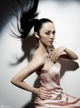 高清组图：姚晨烈焰红唇登封面 时尚颠覆魅力难挡