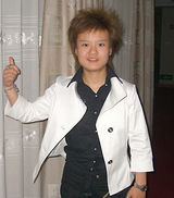 组图：网曝李宇春侄女私照 曾参加超女