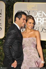 高清图：金球奖红毯杰西卡-阿尔芭礼服秀好身材