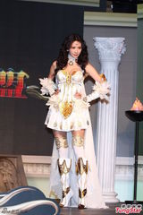 组图：林志玲cos光之女神 挥舞权杖性感曼妙