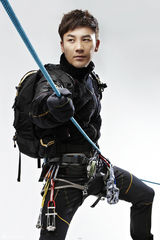 高清组图：严泰雄高雅拉拍运动写真健康活力满分