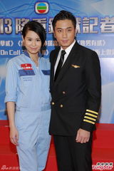 组图：吴镇宇胡杏儿携《冲上2》亮相TVB推介会