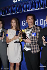 组图：谢婷婷与古天乐出席活动 曝谢贤老花打错电话