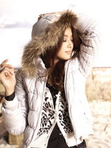 组图：韩星全智贤时尚写真 修长身材展现冬日流行