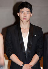 高清组图：JYJ朴有天参加2011首尔电视剧盛典记者会