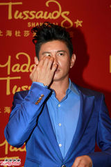 组图：吴奇隆将以帝王造型入驻蜡像馆 量身仍卖萌