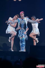 组图：罗志祥香港劲爆开唱 谭咏麟压轴助阵