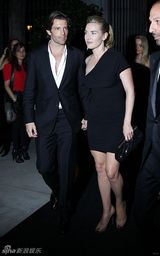 高清图：凯特-温斯莱特携新欢男模亮相西班牙