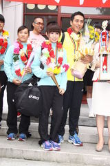 组图：郭书瑶拍《志气》化身拔河队员