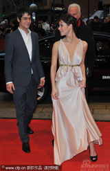 幻灯图集：《口哨》首映 导演赛尔班携主演亮相