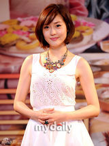 组图：成宥利等出席新剧《神之晚餐》新闻发布会