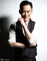 组图：石铭熙窈窕情调写真硬朗不羁