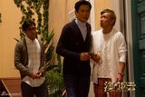 组图：《澳门风云》曝双花絮 周润发演高富帅