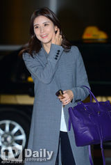 组图：李宝英李升基等赴港 韩彩英御姐范儿