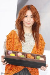 组图：SHE十周年纪念活动 Selina发短片盼早日归队