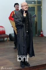 组图：韩时装设计师李尚峰办个人裸体艺术展