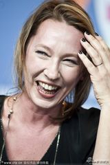 组图：《狂妈上路》记者会 常青树凯瑟琳亮相