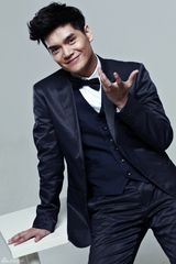 组图：刘鑫魅力写真定格真性情