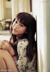 组图：桐谷美玲时尚大片显知性气质