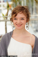 幻灯图集：《你是我的欢乐》记者会 女主角清新亮丽