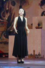 组图：演说家初赛终极战上演 李咏鲁豫热舞