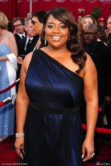 高清组图：雪莉-谢福尔德亮相 宝蓝色礼服低调