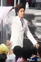 组图：SM巡演SJ少时等火辣劲爆 现场玩变装