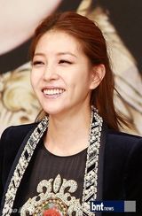 组图：BoA朴振英等出席《K-POP STAR 2》发布会