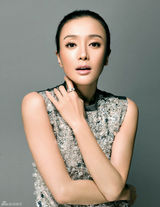 组图：秦岚拍最新时尚写真 尽显高贵典雅气质