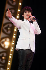 高清组图：韩团帝国之子分队首唱会 将发新曲