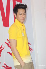 组图：周汤豪搓碟任客座DJ 新专辑包揽全创作