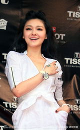 幻灯图集：大S白衣飘飘美丽动人 积极锻练体能