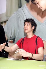 幻灯组图：王力宏8月推新专辑 不怕与周杰伦做比较