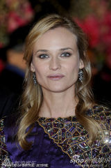 高清：《未知》首映一枝独秀 黛安-克鲁格复古美艳