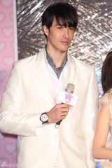 组图：林依晨荣登最受欢迎女演员 锦荣乐陪Jolin