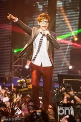 组图：SHINee与EXO-K等K-POP演唱会秀炫舞