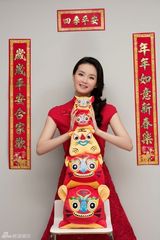 高清图：王艳贺岁写真曝光 温情演绎喜庆中国风