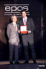 组图：锦荣代言腕表抢金 “好朋友”陪过28岁生日