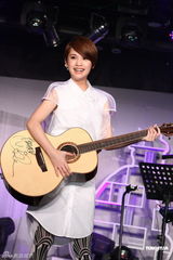 组图：杨丞琳变身陶喆粉丝 狠拒潘玮柏梦中情